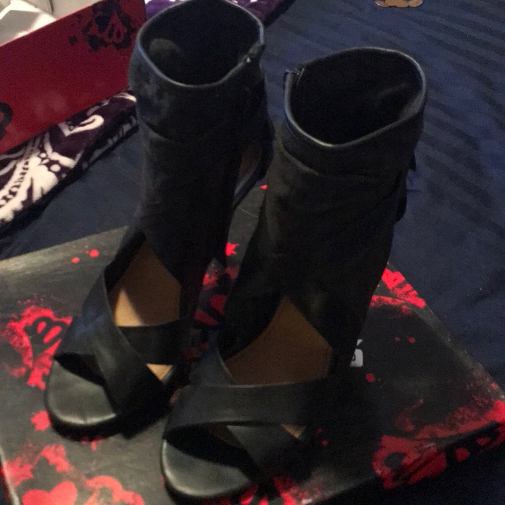 Fergalicious Black Sandal heels
